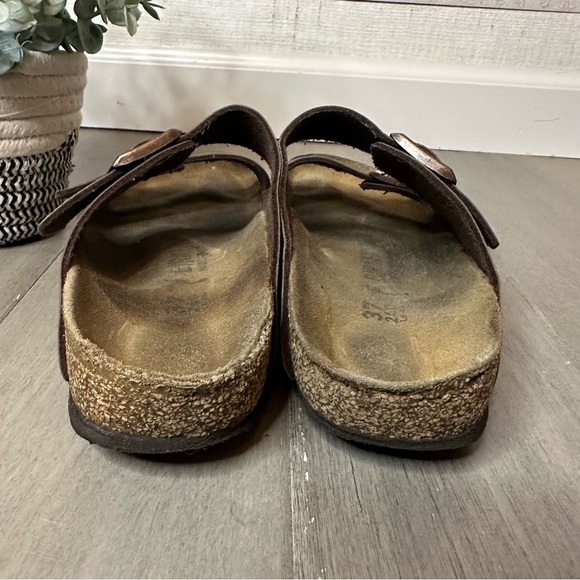 Birkenstock Arizona Birkibuc - Mocha
Size 37 (Womens 6-6.5) - Picture 11 of 16